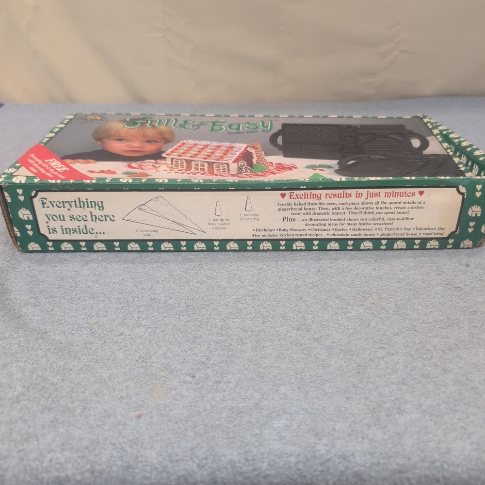 John Wright Fun & Easy All Occasion Gingerbread House Cast Iron Mold Kit 73-028 - Picture 2 of 8